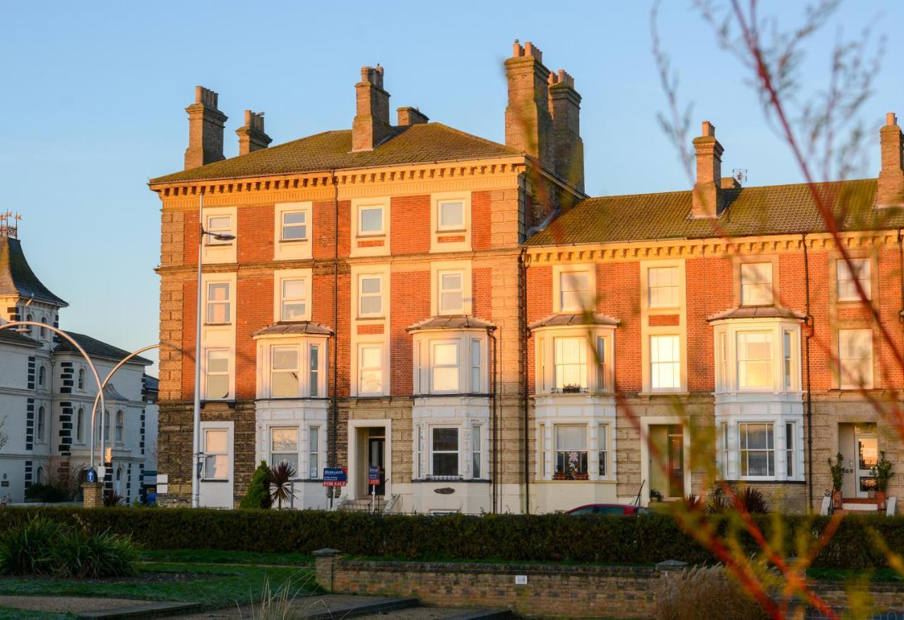 Sea Views Stunning 2 Bedroom Apartment # Lowestoft Exteriér fotografie